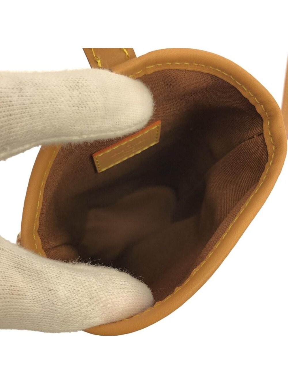 Louis Vuitton Monogram Fold Pouch - Picture 8 of 9